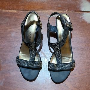 Size 8 black short wedges